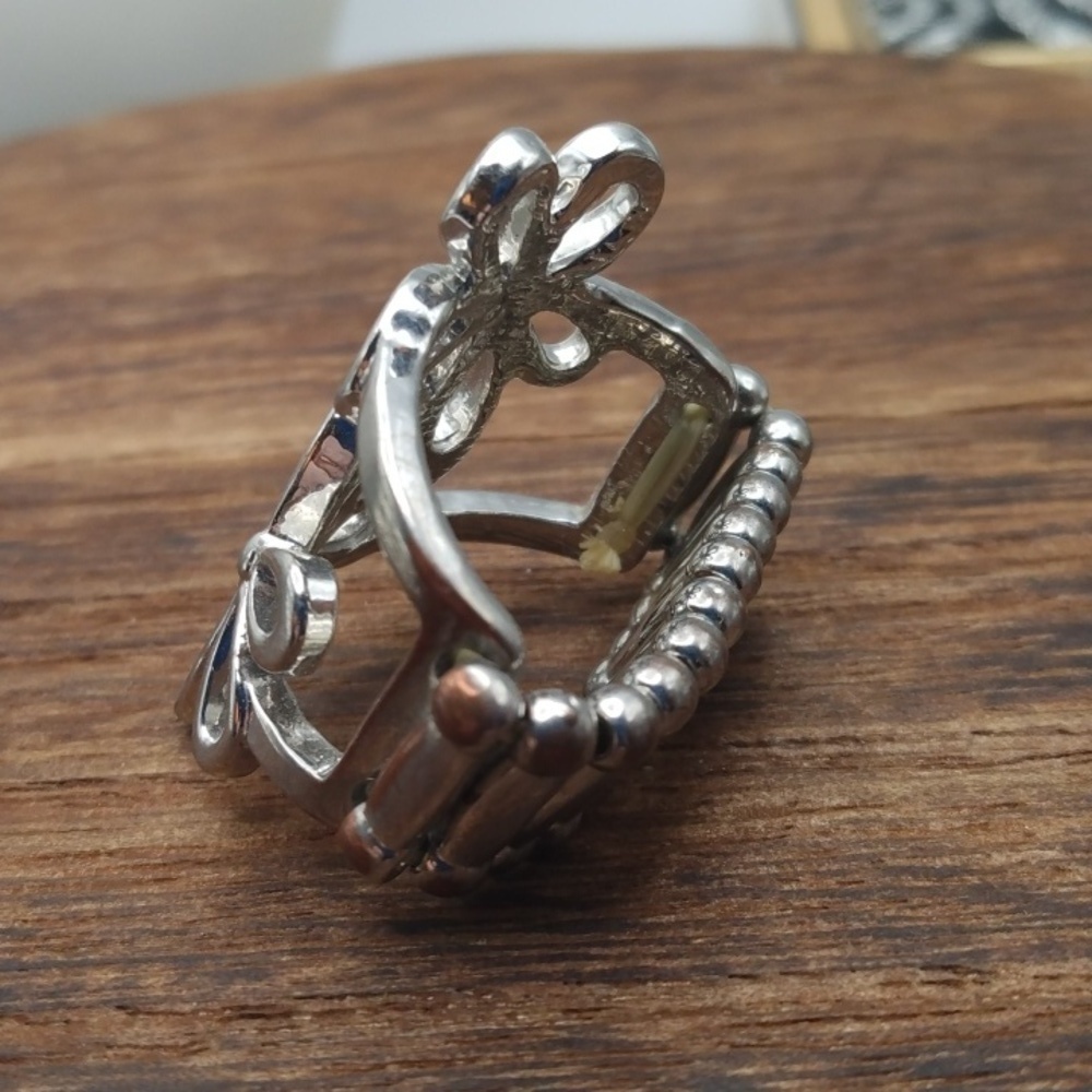 Flower power ring adjustable stretch band R377 - Picture 2 of 3